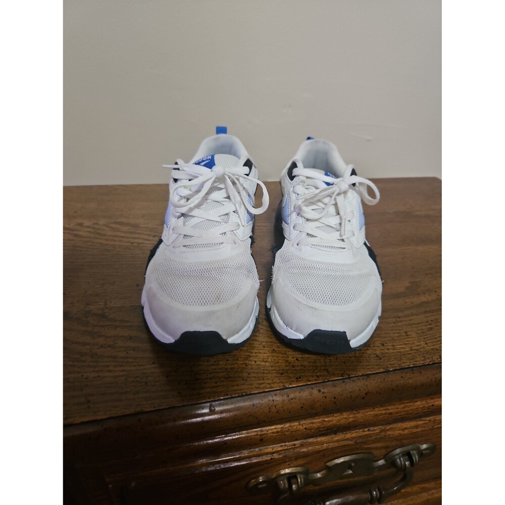 Reebok tennis shoes white size 6